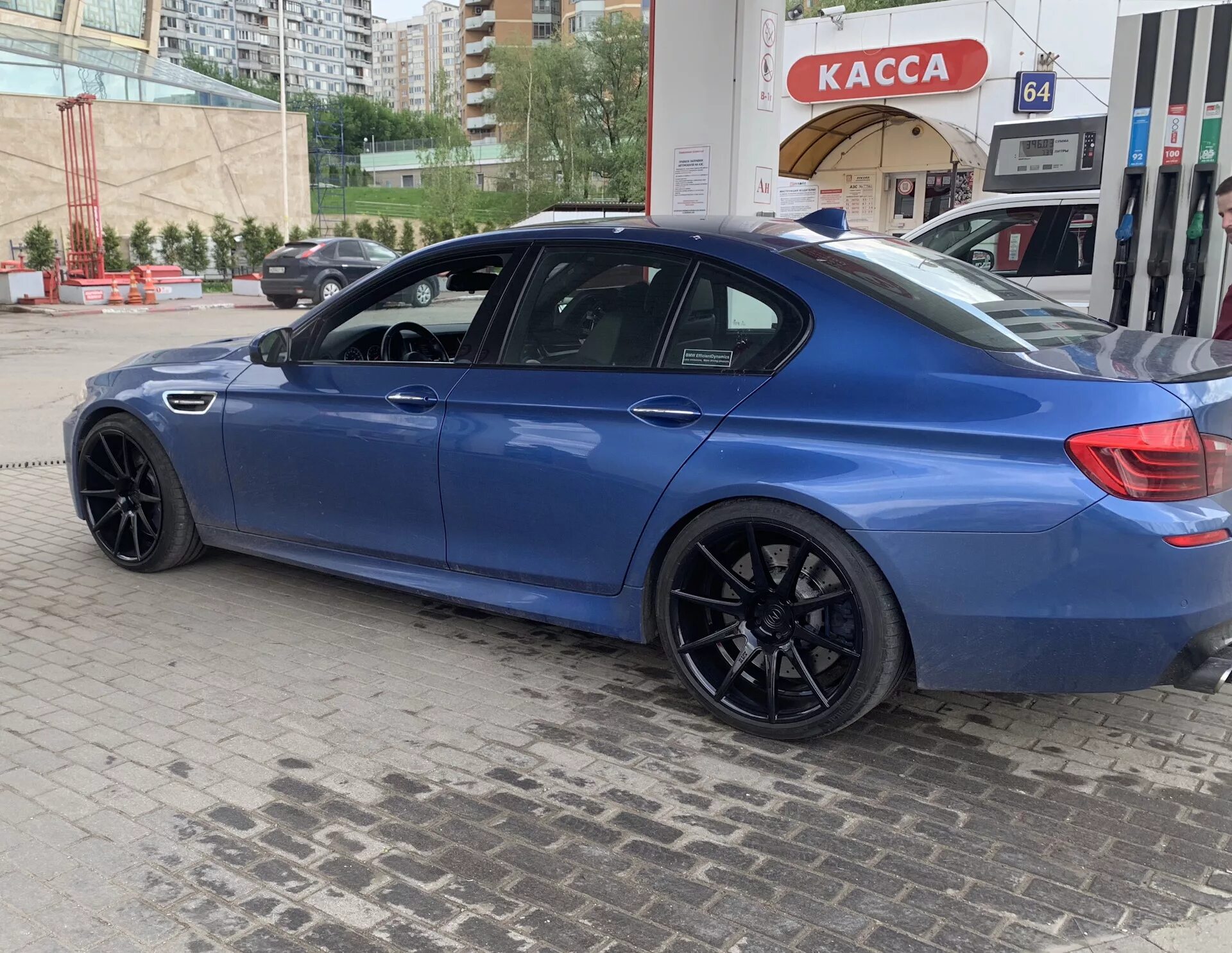 Диски BMW m5 f10. BMW f10 m5 r19. BMW 5 f10 r19. BMW f10 r21. М5 21