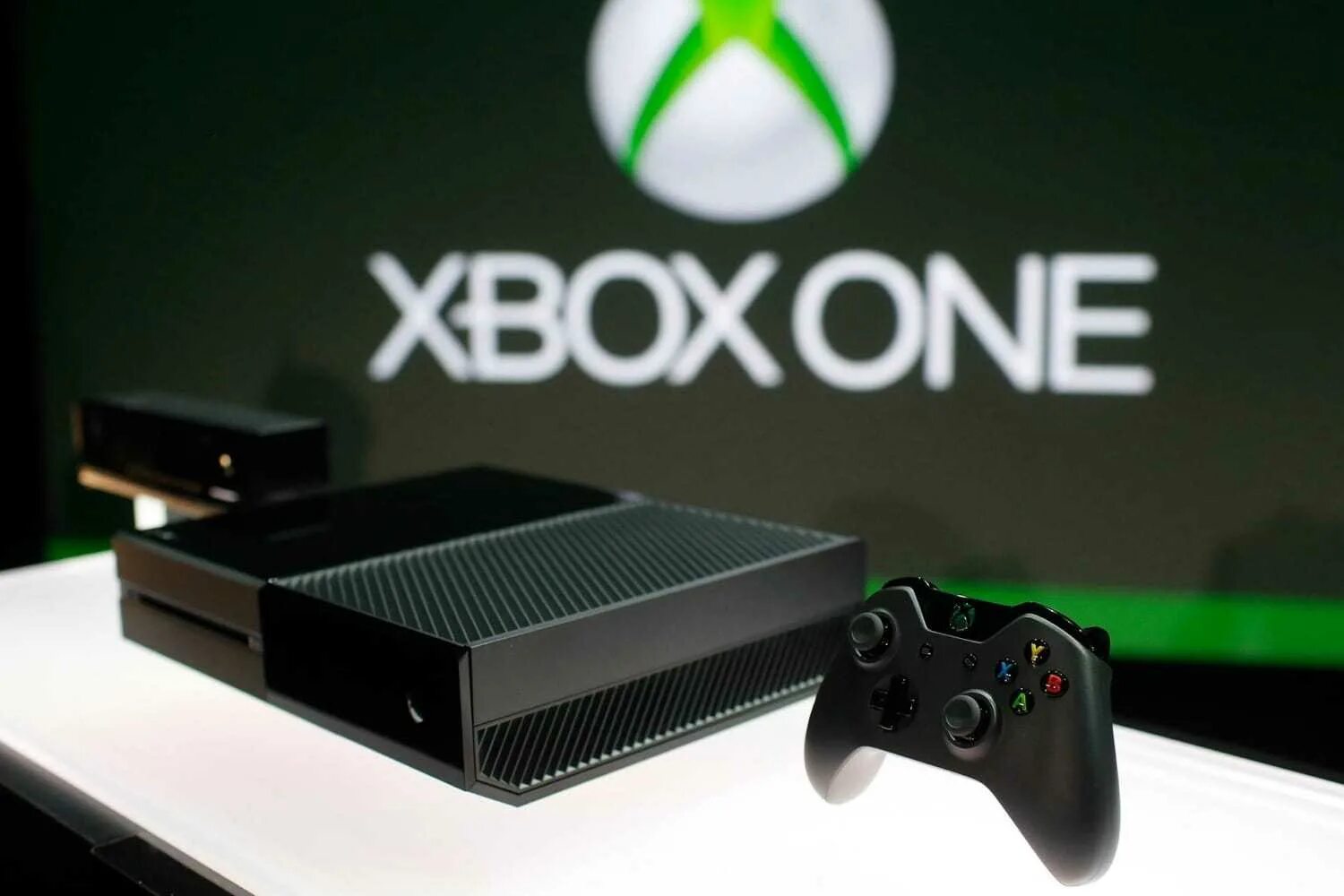 Проблема икс бокс. Приставка xbox 360 one. xbox 360 и xbox one. иксокс 360ван. xbox 2014.