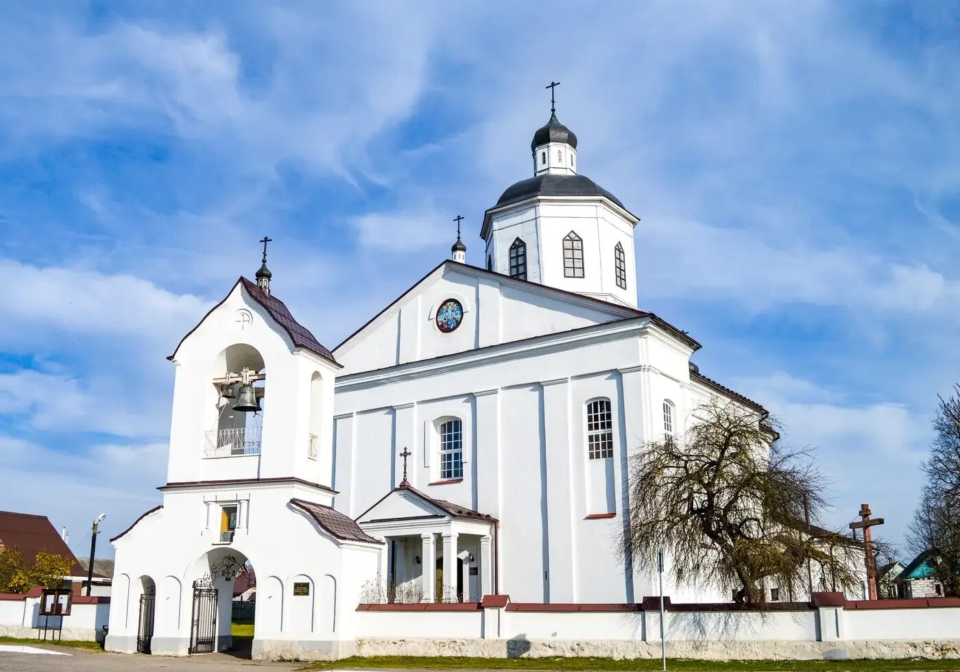 Д беларуси минская обл. Спасо-Преображенская Церковь (Полоцк). Агрогородок в Белоруссии. Спасо Преображенская Церковь Полоцкая архитектура. Церковь агрогородок.