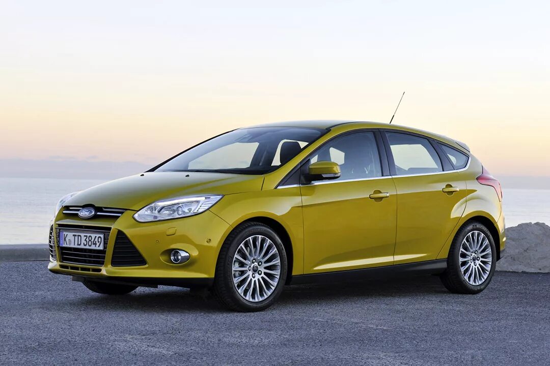 Машины форд хэтчбек. Ford Focus Hatchback. Ford Ford Focus хэтчбек. Ford Focus 3 2010-2015. Ford Focus 3 Hatchback.