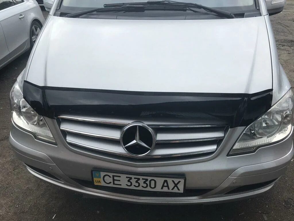 Дефлектор капота Мерседес Вито 639. Мухобойка на Вито 639. Дефлектор на фары Mercedes Vito 639. Mercedes Vito 2016 мухобойка. Капот мерседес вито