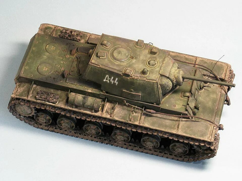 Кв 1 Трумпетер 1942. Кв-2 Трумпетер 1/35. Кв-1 Trumpeter 1/35. KV-1 model 1942.