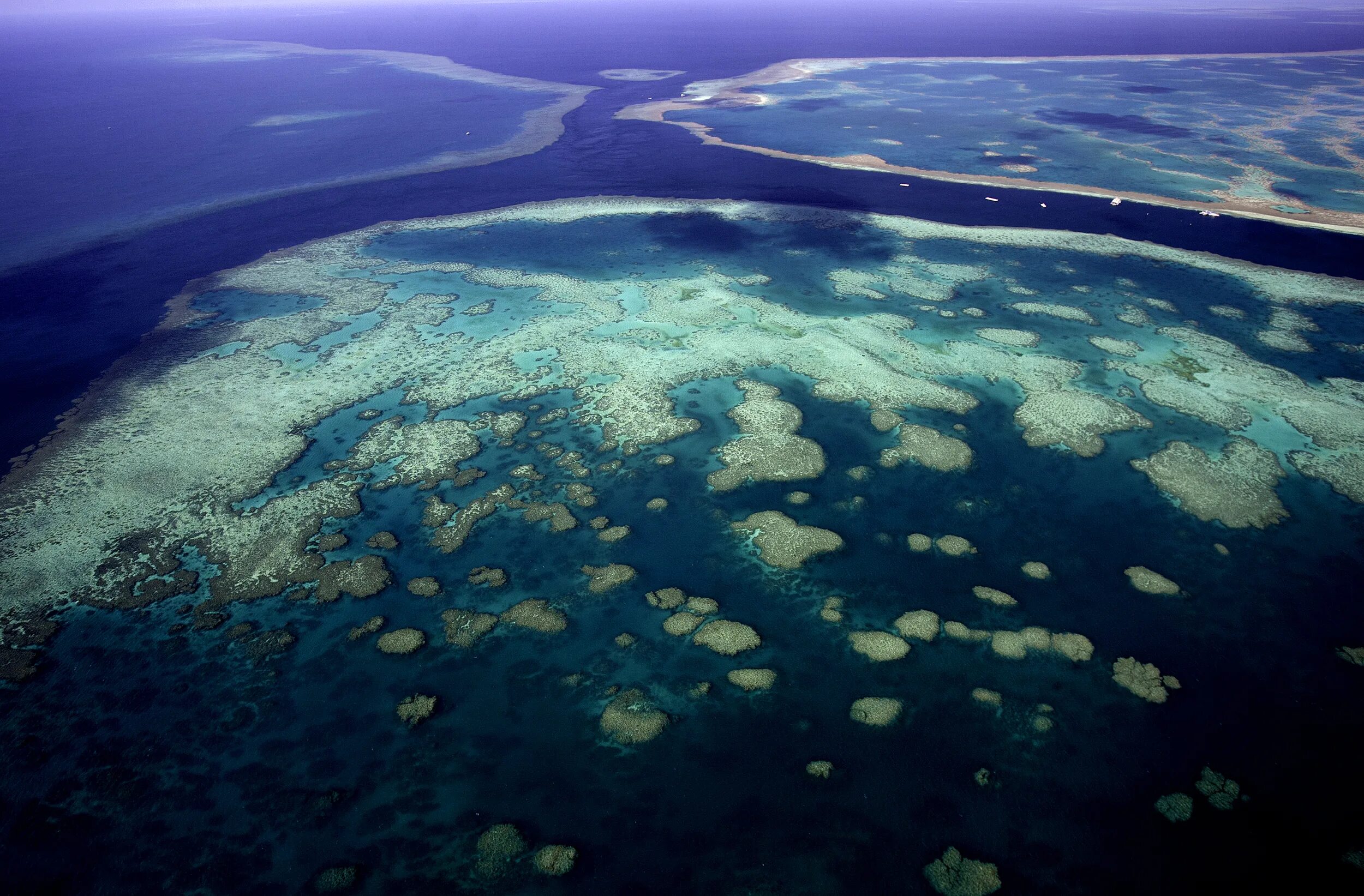 Стоки материков. Барьерный риф в Австралии. Большой Барьерный риф (the great Barrier Reef). Коралловый риф в Австралии. Великий Барьерный риф в Квинсленде..