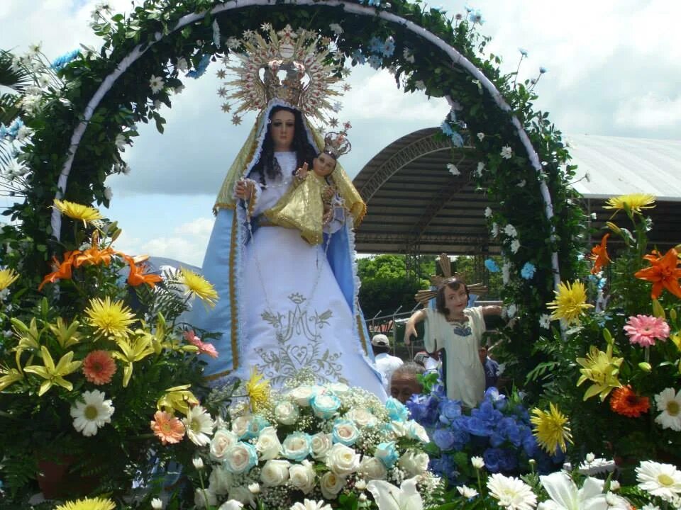 Богоматери из Канделарии. Явление Virgen de los Angeles. La Virgen Taqueria Москва. La Virgen Taqueria Москва фото. La virgen москва