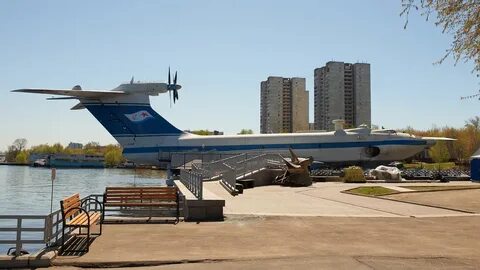 Самолет москва река