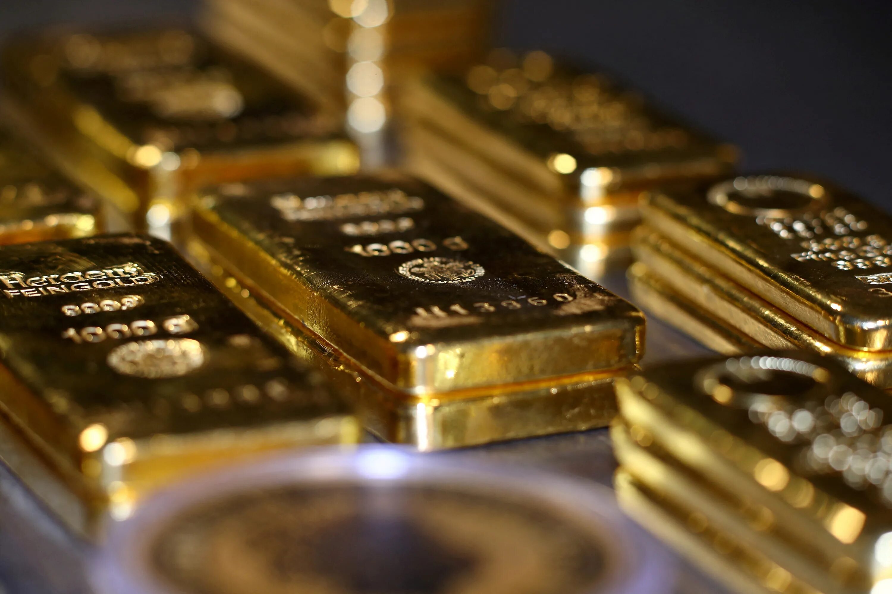Росзолото. Слиток золотой. Золотовалютные резервы. Золото растет. Золото дешевеет.