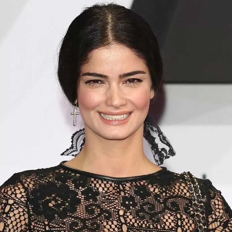 Шермин шахривар в купальнике. Шермин шахривар. Шаривар шермин. Shermine shahrivar. Шахривар.