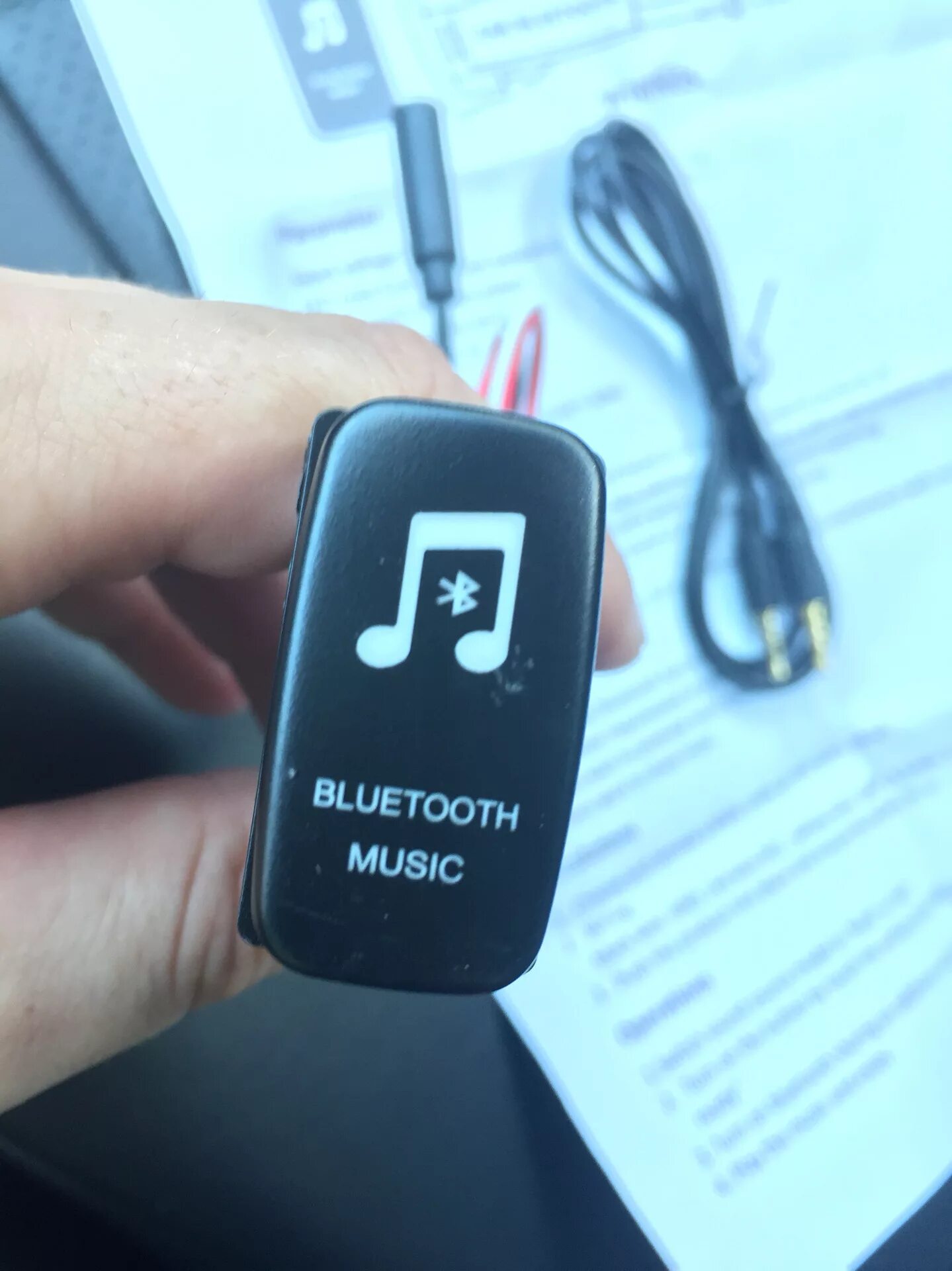 Включай bluetooth есть. Кнопка Bluetooth Митсубиси Лансер 10. Блютуз адаптер на Лансер 10. Блютуз адаптер для ланцер 10. Блютуз адаптер для Митсубиси Аутлендер 2011.