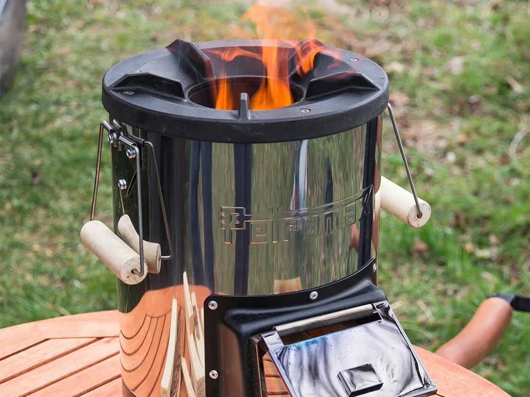 Stave camping. Rocket Stove печь. Печка Петромакс. Raketenofen. Кемпинг ракета.