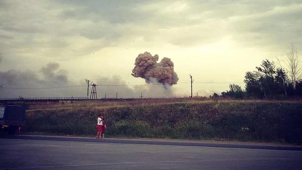 Чп в чапаевске сегодня. Взрыв в Чапаевске на полигоне. Полигон Чапаевск Самарская область. Взрывы в Чапаевске 18.06.2013.