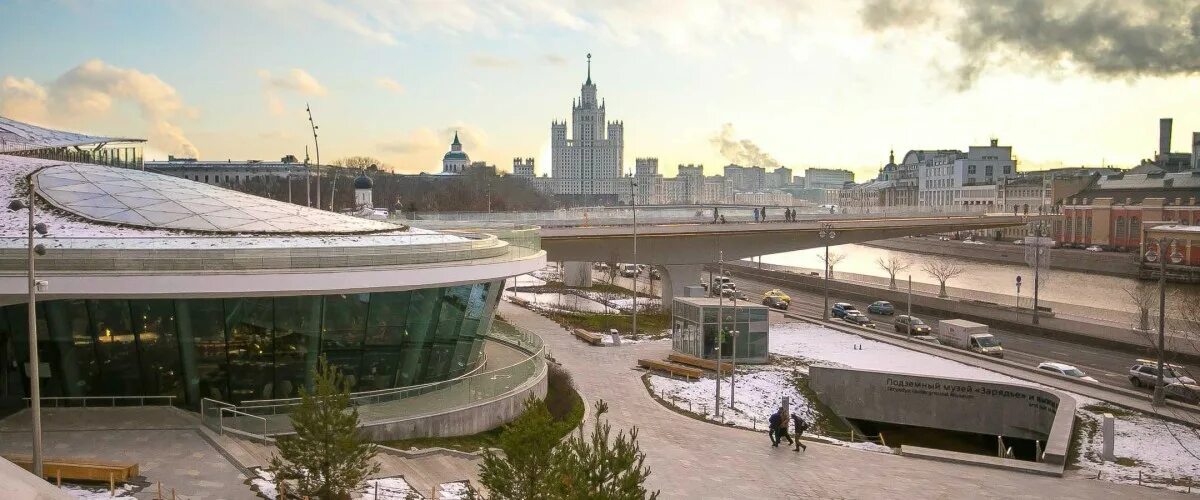 Причал "Зарядье" на реке Москве в Москве