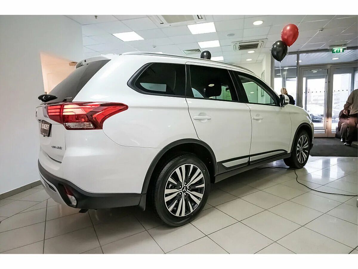 Mitsubishi Outlander III 2.0 4wd. Мицубиси Аутлендер 2020. Mitsubishi Outlander 2022 intense+. Mitsubishi Outlander INSTYLE 2,4. Аутлендер 3 рестайлинг купить