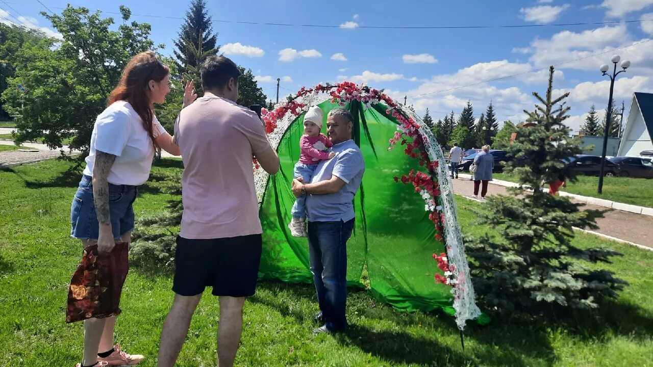 Фестиваль смеха. Праздники в июле. Праздник посвященный. 7 Июня праздник. 7 Июня день кувыркальщиков.