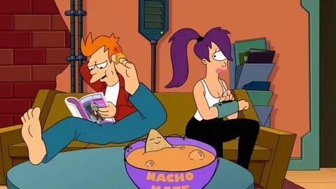 Fry & Leela enjoying nachos