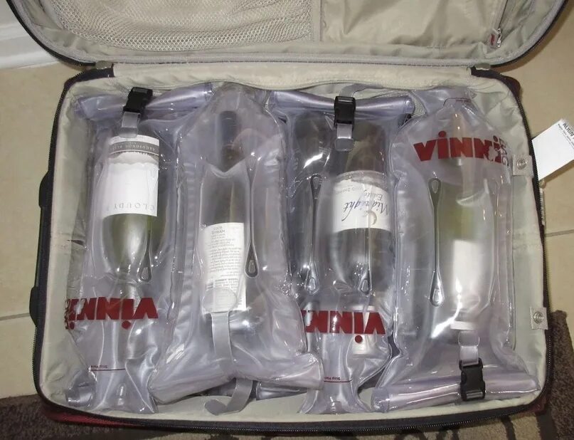 Сколько литров можно провозить. Бутылочки для перевозки в самолете. Пакет для флаконов в самолет. Упаковка для вина в багаже.