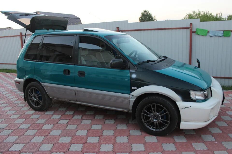 Mitsubishi Space Runner 1. Mitsubishi Space Runner 1994. RVR Mitsubishi Space Runner. Mitsubishi Space Runner 1995 4wd. Митсубиси раннер купить