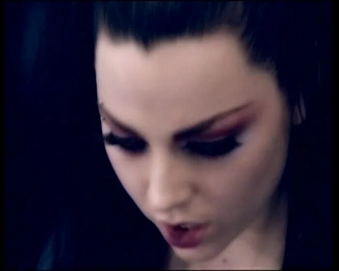 Go under evanescence. Going under under evanescence. evanescence going under клип. going under evanescence эми ли. эванесенс гоинг андер клип.