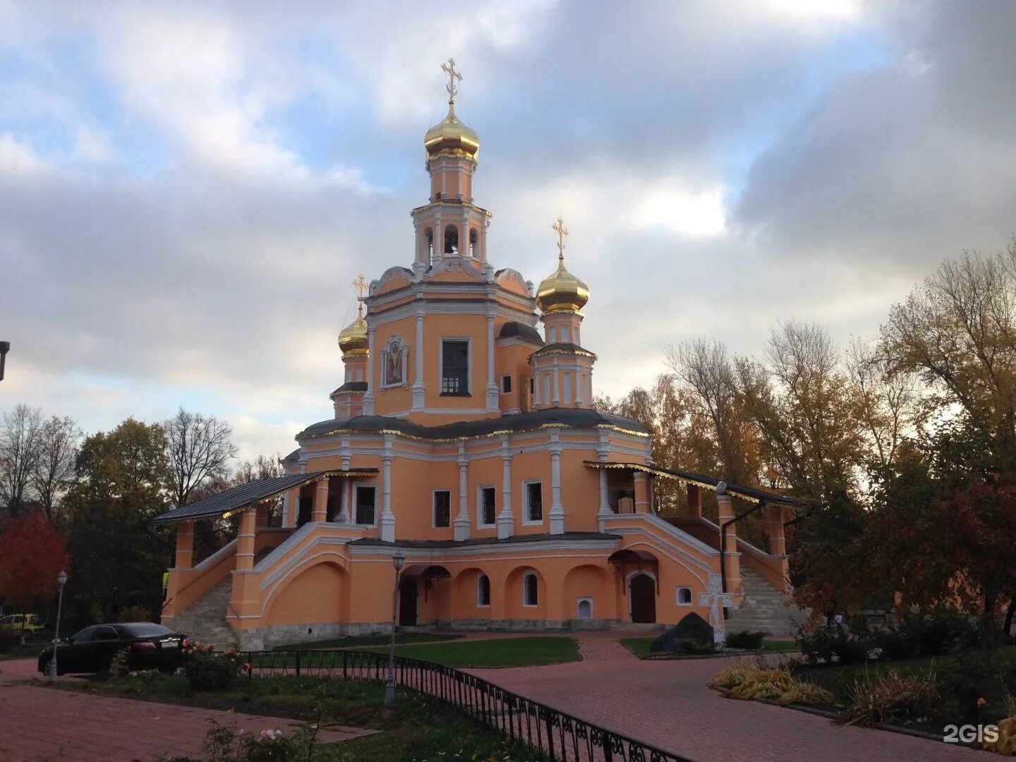 Зюзино московская область. Храм Бориса и Глеба в Зюзино. Храм святых князей Бориса и Глеба в Зюзино Москва. Церковь Бориса и Глеба в Зюзине храм. Церковь Бориса и Глеба в Зюзино Москва 1688.