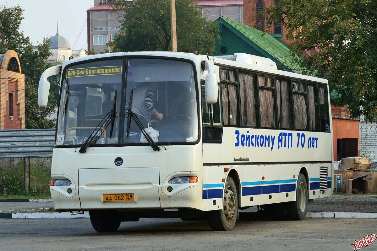 Билеты на автобус автовокзал благовещенск. Автобус Зея Благовещенск. Автовокзал Благовещенск Амурская область автобусы. ПАЗ СН 0116 АА 62. Микроавтобус Зея Благовещенск Амурская область.