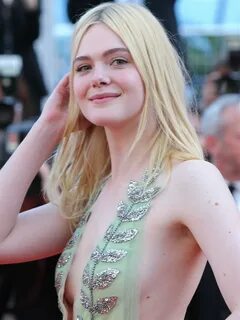Elle Fanning Surprising Side Boob At Cannes.