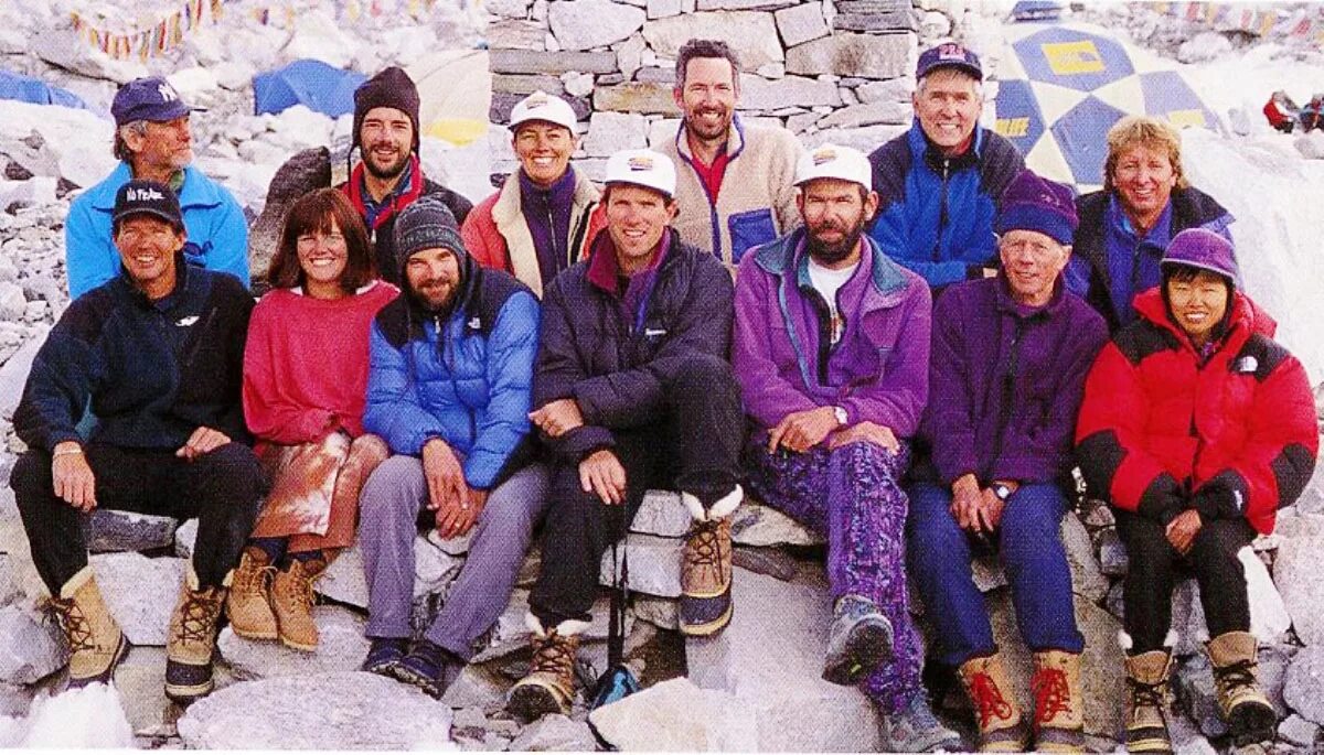 Гиб групп. Эверест 1996 Скотт Фишер. Экспедиция на Эверест 1996 Роб Холл.