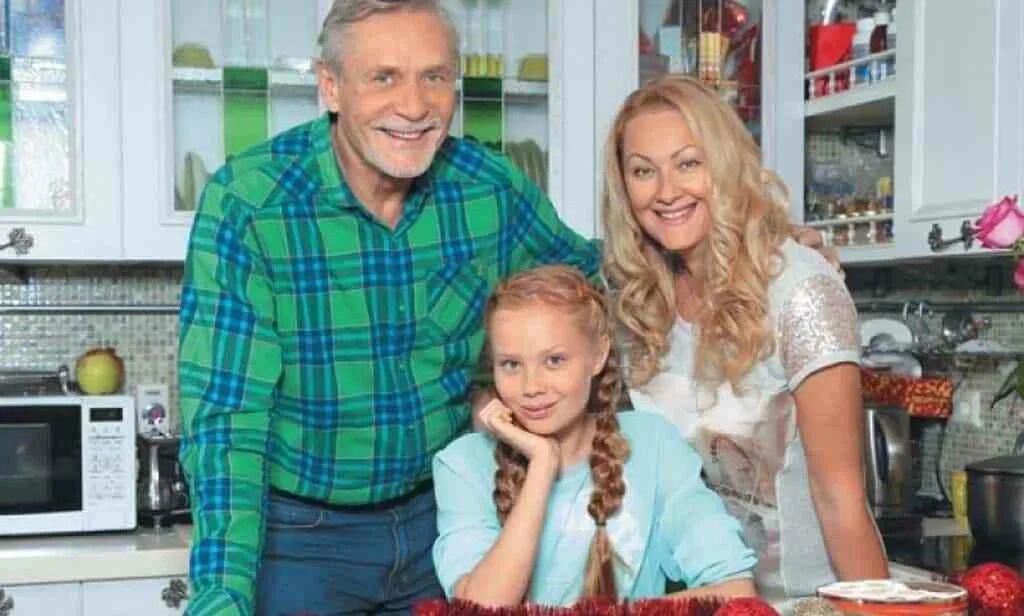 оксана васильева и александр михайлов. акилина михайлова дочь александра михайлова. александр михайлов жена. александр михайлов с женой оксаной. александр михайлов с дочкой.