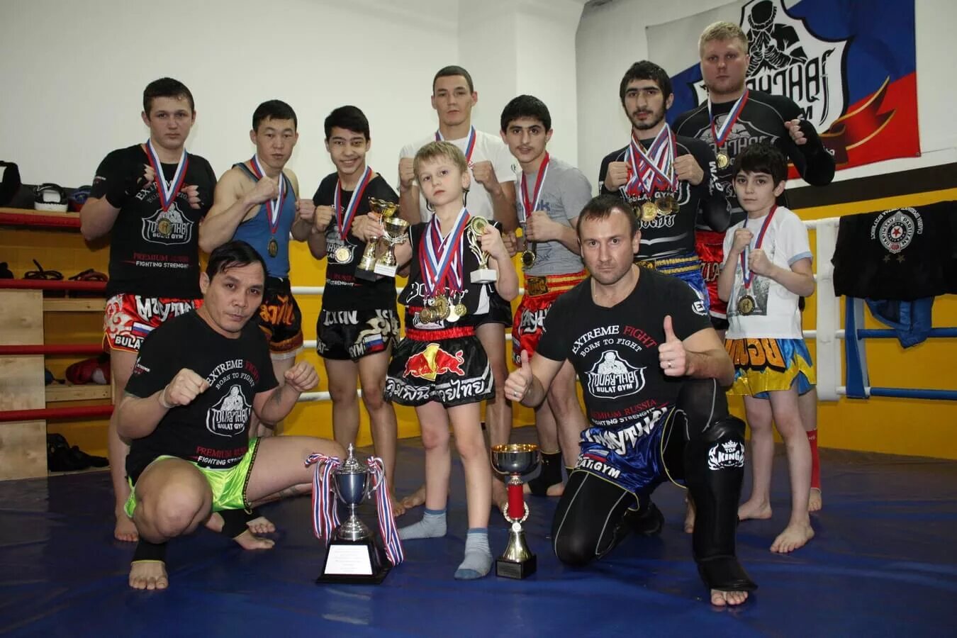 Кикбоксинг калининград вива. Клубы муай тай. Тайский бокс дети. Клубы муай тай. Муай тай тренировки.