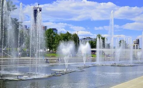 Фонтан на плотинке в екатеринбурге