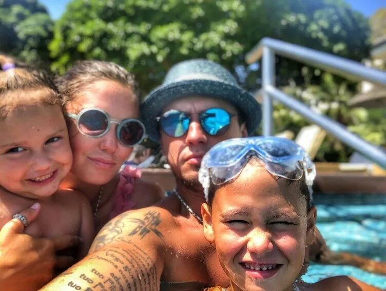 Прилучный с дочкой. Прилучный жена. С кем останутся дети прилучного. С кем останутся дети прилучного. Прилучный жена.