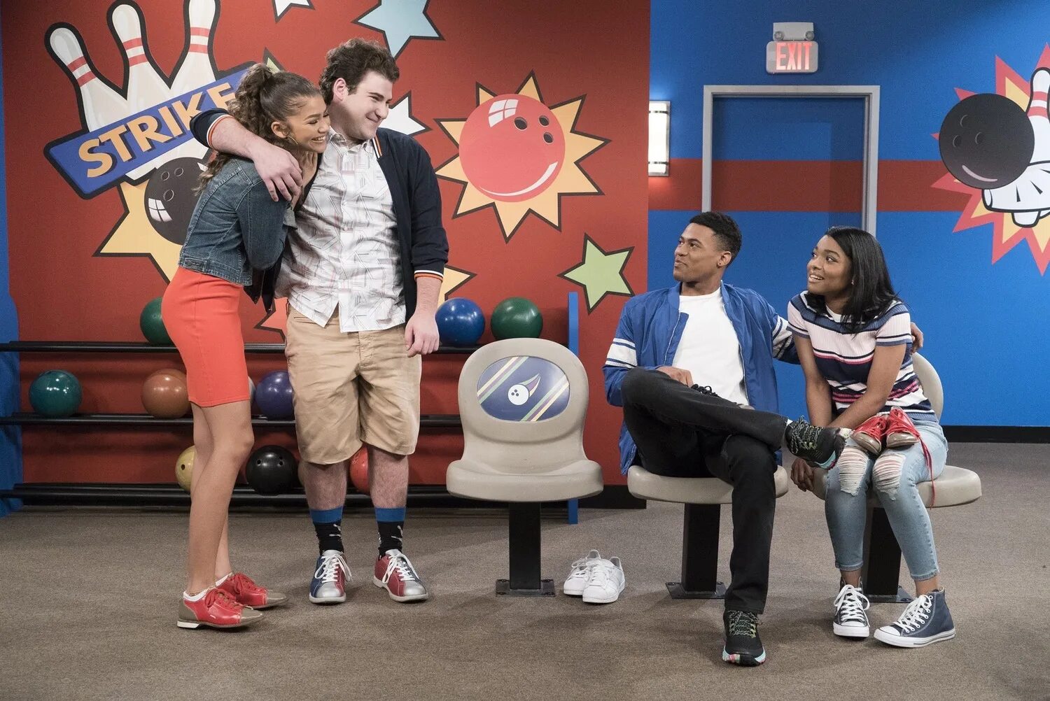 Шеф под прикрытием фильм. Кейси купер под прикрытием. Под прикрытием кейси под прикрытием. Undercover сериал 3 сезон. Кейси под прикрытием.