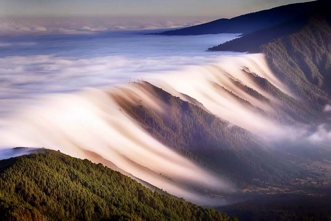 Чудесное и невероятное. Плато Канжал. Удивительная природа. Необычные облака. Необычные горы.