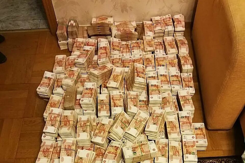 Пачка долларов. 1000000 долларов стопка. Большие деньги пачками. 800 000 долларов. Куча денег.