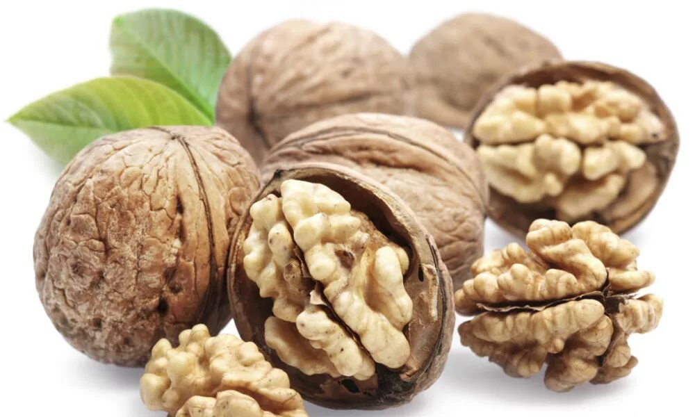 Грецкий орех полезные свойства. Грецкий орех польза. Греческий орех чем полезен. Что полезного в грецких орехах. Грецкий орех чемберлен.