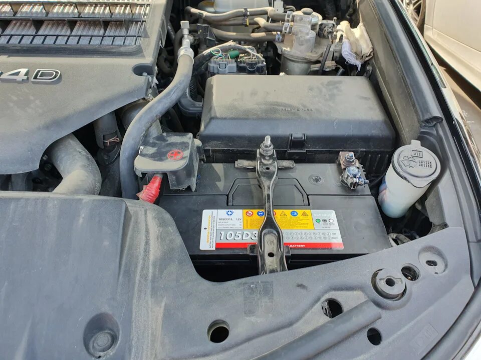 Крузер 200 аккумулятор. Land cruiser 200 акб. аккумулятор land cruiser 200 4.5. аккумулятор toyota land cruiser 200. акб toyota land cruiser 200 бензин.