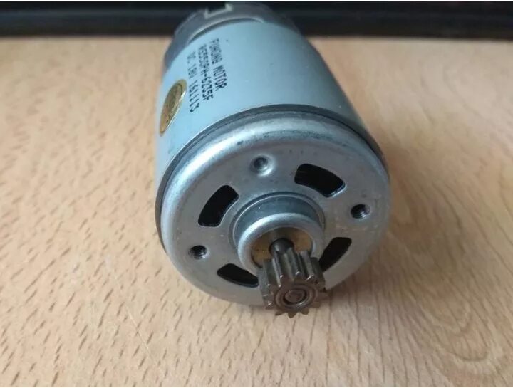 Двигатель 14. Двигатель для шуруповерта 18v (d корпуса-37,5 мм. Моторчик для шуруповерта rs550 сколько оборотов 21v 12 зубьев. Двигатель 14 вольт. 4v metabo 317004440 12v.