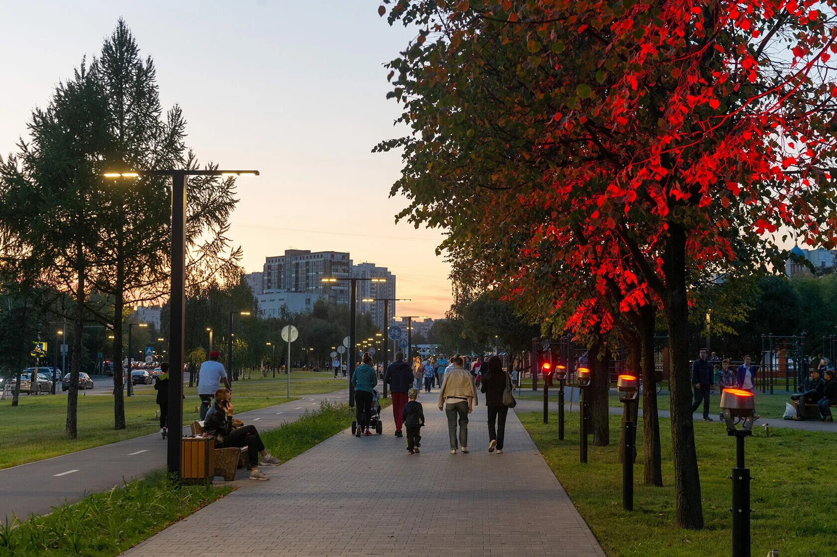 Парк цветной бульвар Москва. Центральный бульвар Тюмень. Улица цветной бульвар Москва. Цветовой бульвар Москва.