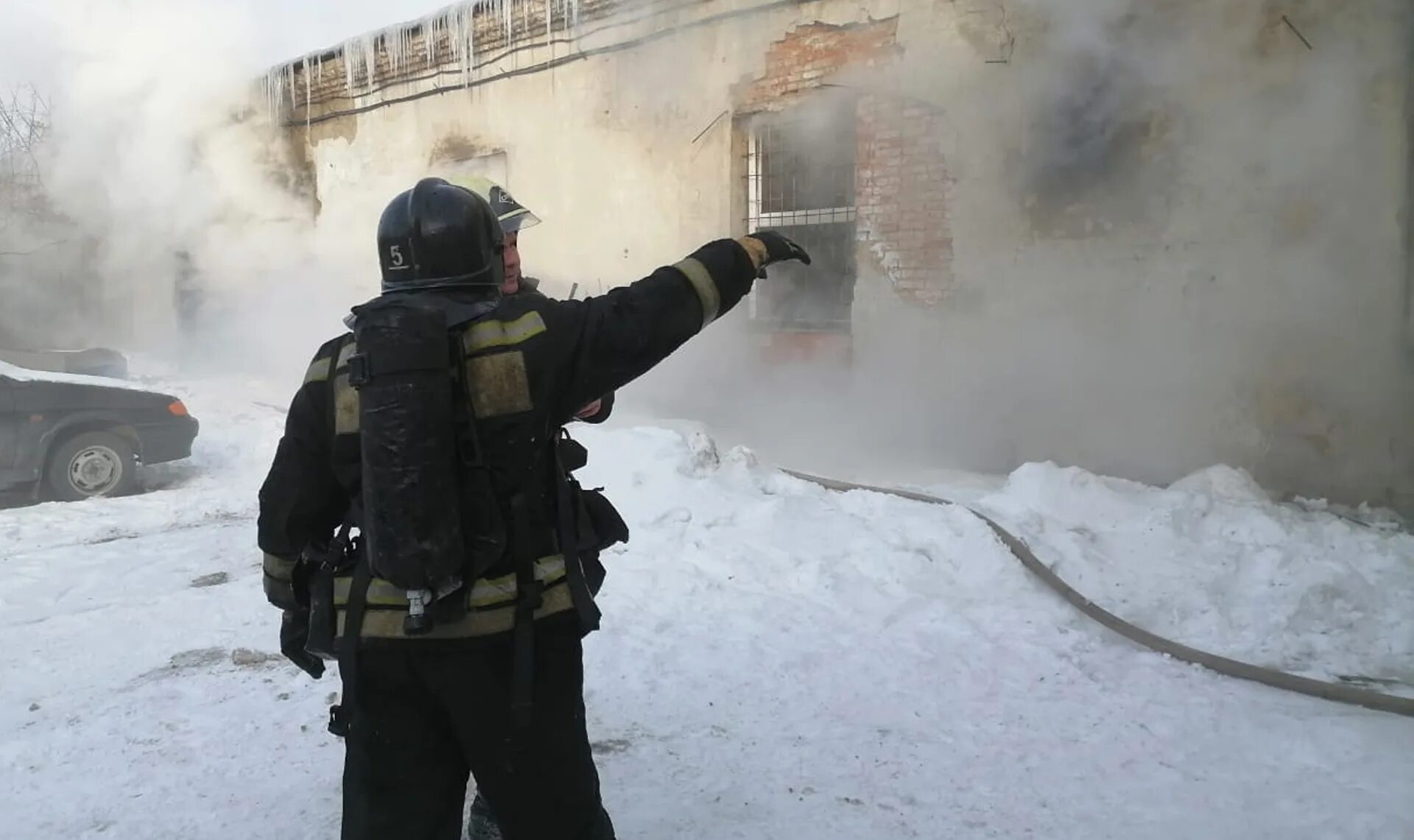 Пожар в Челябинске. Возгорание в цехе. Пожар в Челябинске сейчас. Челябинск пожар сгорел.