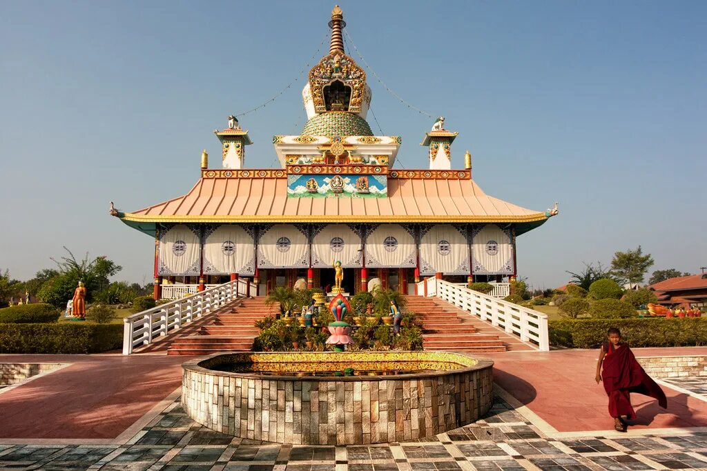 Включи temple. Лумбини Непал место рождения Будды. Храмовый комплекс Лумбини. Храм в Лумбини Непал. Лумбини храм Будды.