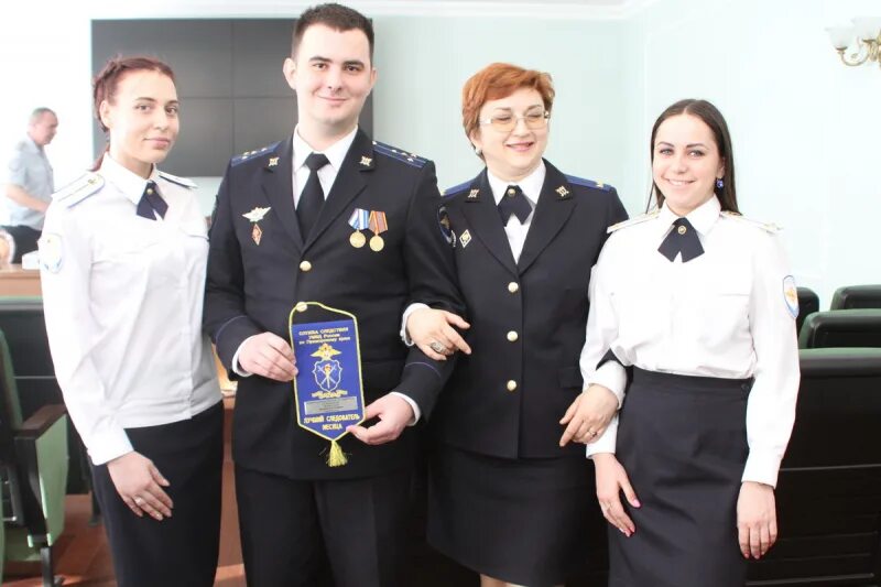 Сотрудники следственного отдела по городу кисловодск. Следователь следственного комитета. Фото омвд нерчинск. Следователь отдела полиции. Полиция следственный отдел телефон.