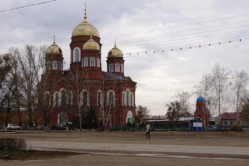 Россия г пугачев. Пугачёв (город) города Саратовской области. Храм в Пугачеве Саратовской области. Площадь города Пугачева Саратовской области.