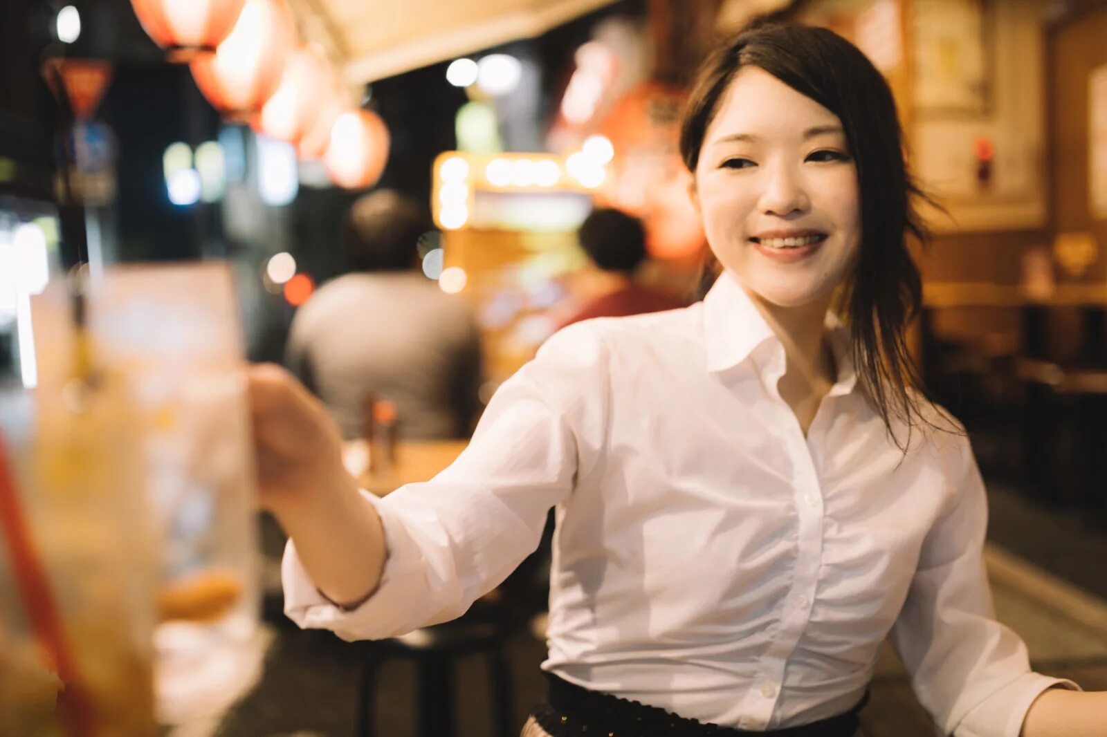 Японская wife. Сдержанная улыбка в Корее. Japanese жена. Yaponiya Tokio красота.