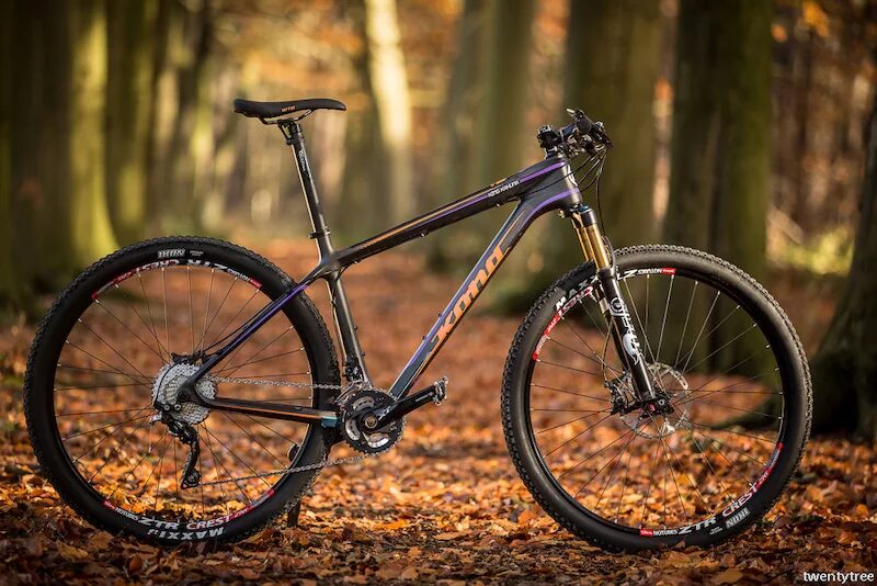 Картинки кона. Мерида найнер. Найнер трейловый Скотт. Kona 29er. Найнер бездорожье.