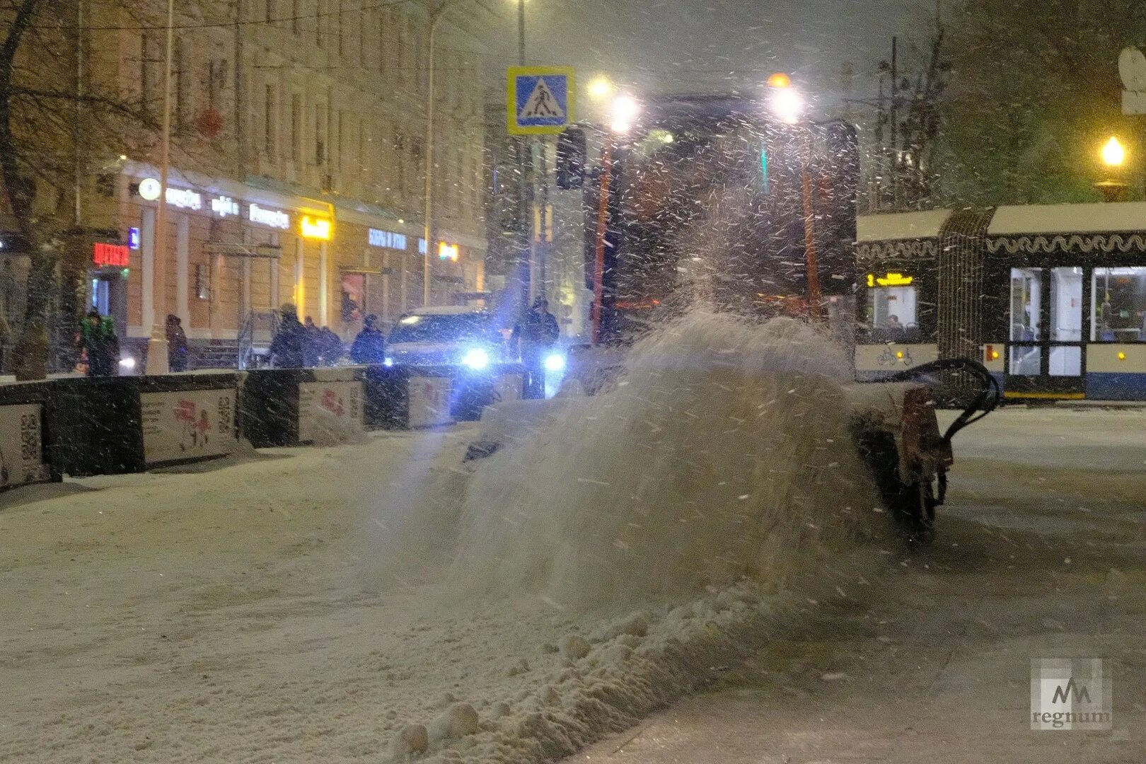 Метель в Москве. Снегопад в Москве. Метель в городе. Снежная буря в Москве.