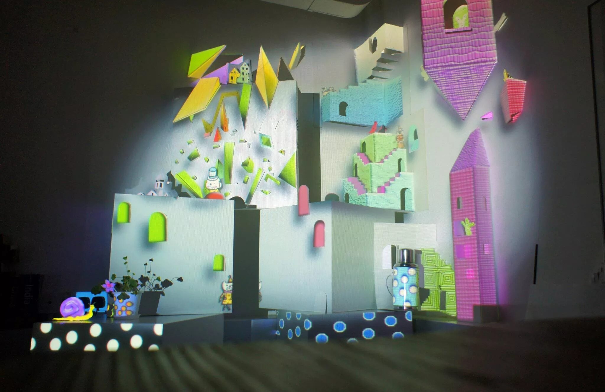 Японские интерактивные игры. Бюро wall вднх. Архитектурное бюро wall план. 3д интерактивная стена в классе. Игровая интерактивная стена для детей.