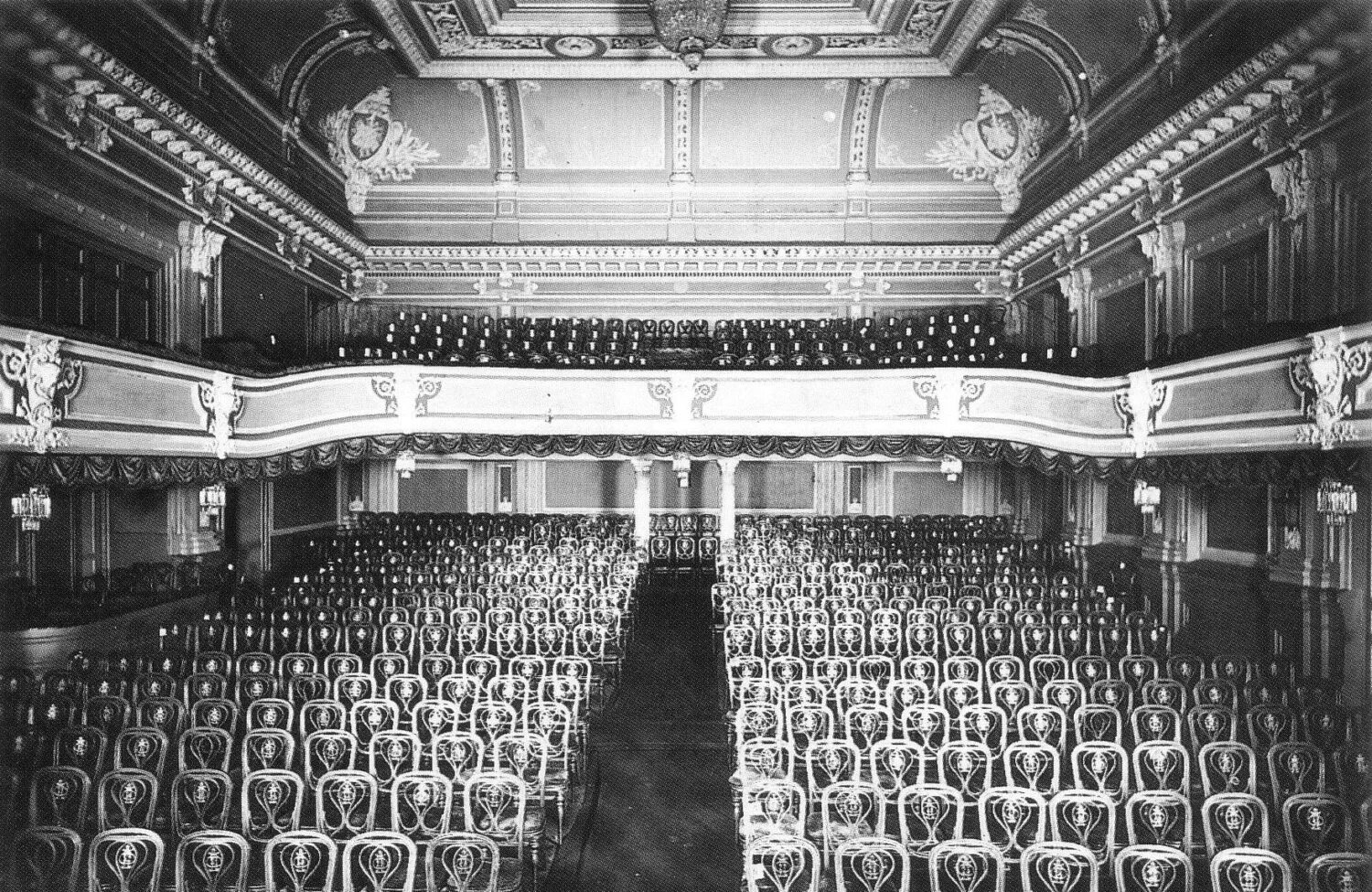 Театр в.ф. Комиссаржевской 1904. Театр в.ф. Комиссаржевской в Петербурге. Драматический театр в Петербурге 1904. Театр имени в.ф. Комиссаржевской в блокадном Ленинграде. Зал пассаж