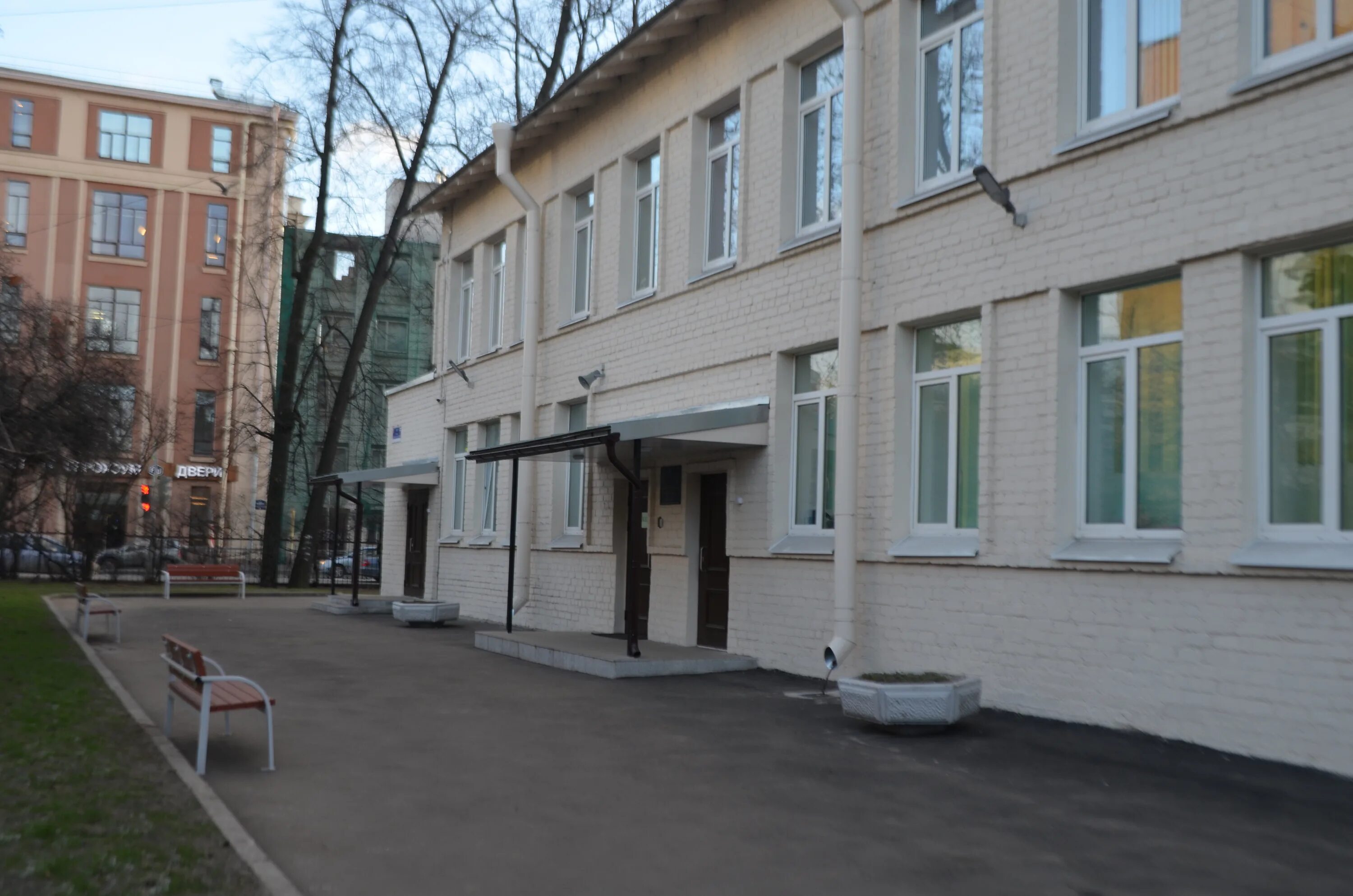 67 гимназия петроградского. Гимназия 70 екатеринбург. 67 гимназия петроградского. Школа петроградский 70. Школа петроградский 70.