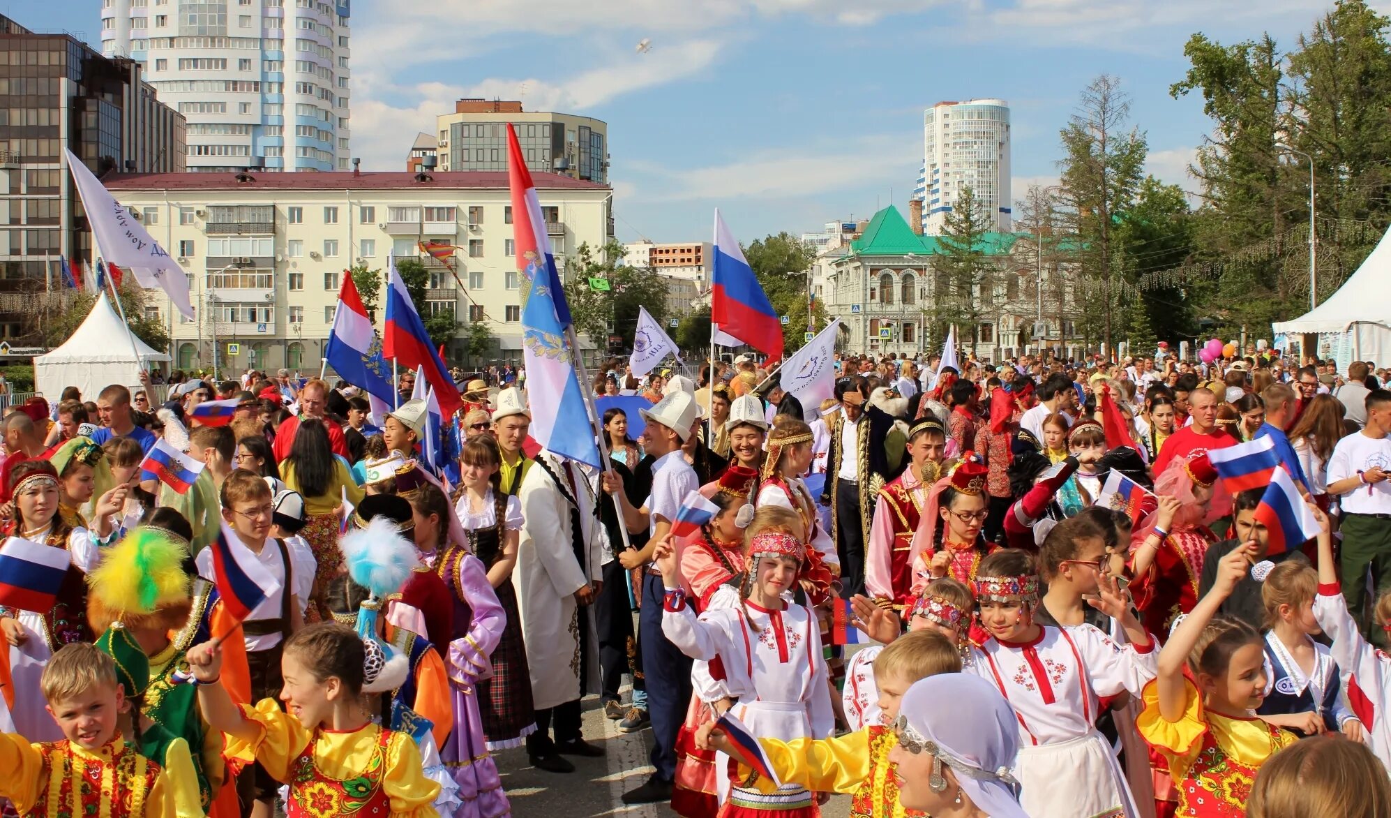 Дружба народов России. Народы России. Парад народов России. Многонациональность народов России.