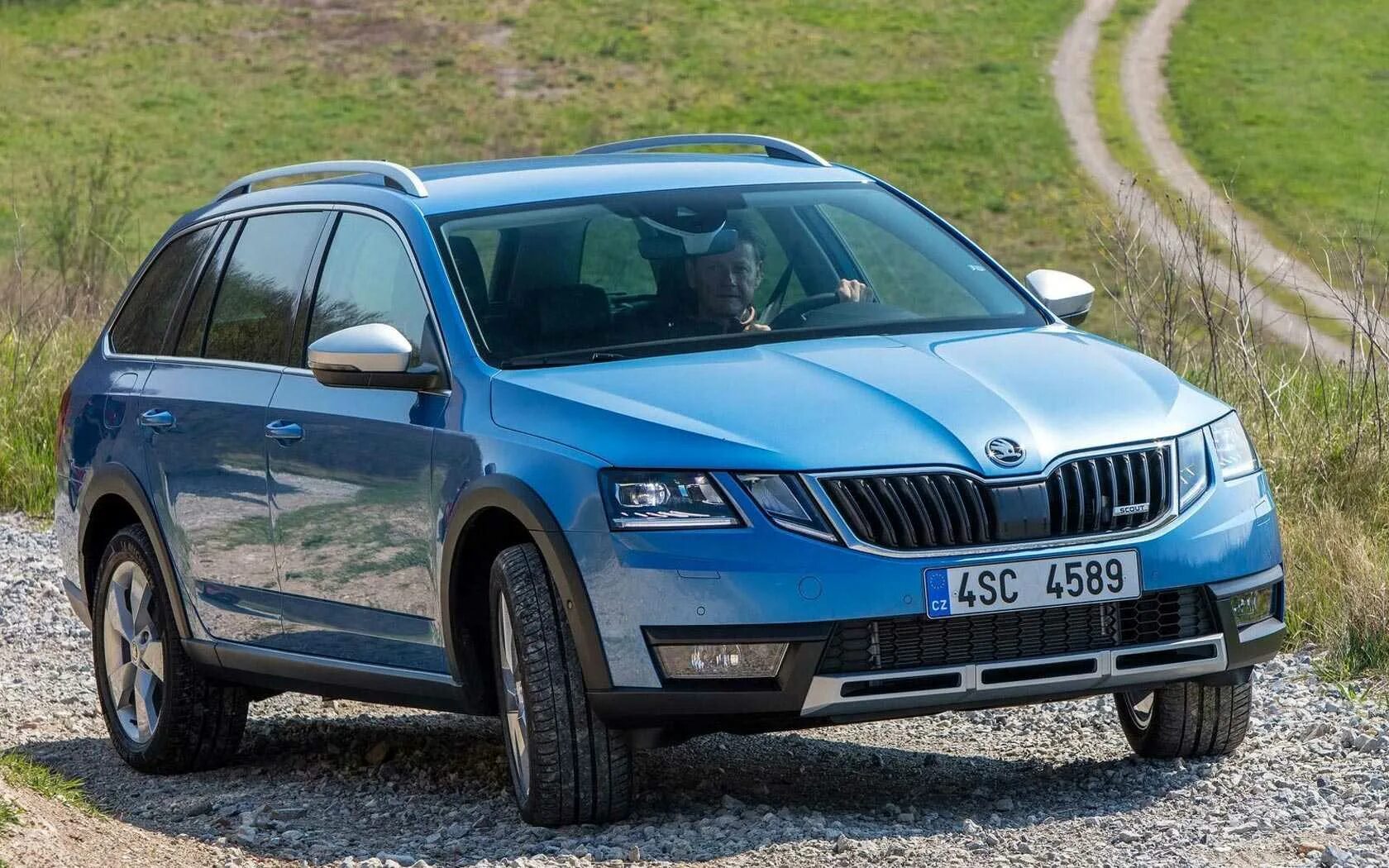 Skoda Octavia Scout 2017. Škoda Octavia Scout 2018.