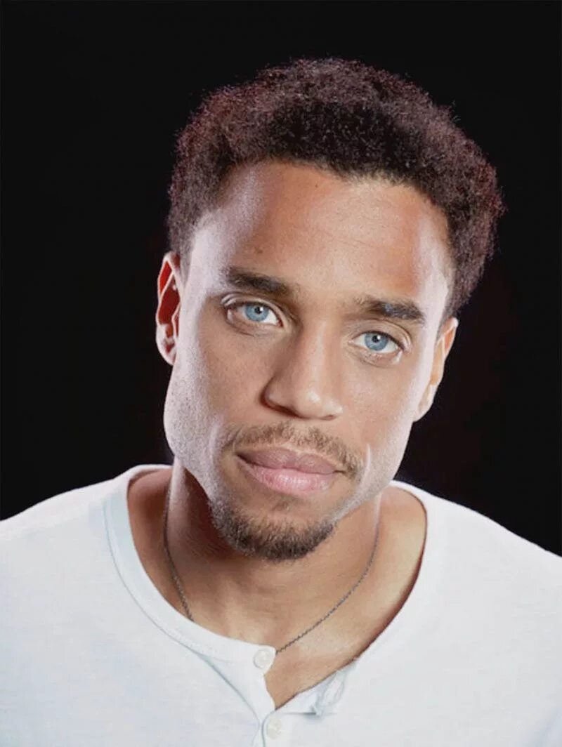 Глаза чернокожих. Michael Ealy. Мулат квартерон окторон. Michael Ealy негр.