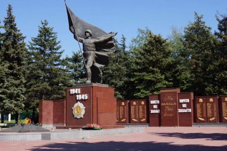 Октябрьск ростовская область. Поселок каменоломни ростовская область. октябрьский район ростовской каменоломни. достопримечательности п каменоломни ростовской обл. поселок каменоломни октябрьский район ростовская область.